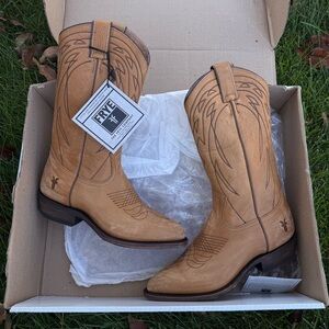 NWT Vintage Frye Billy Pull On Light Tan Cowgirl Boots size 7M